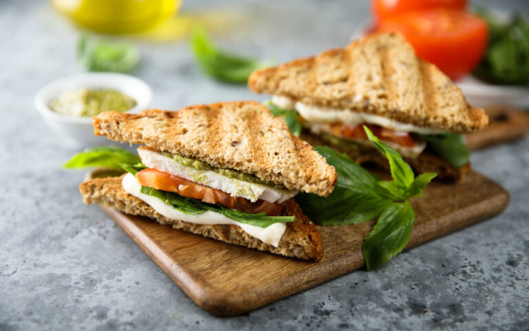 tramezzini tricolore al pesto